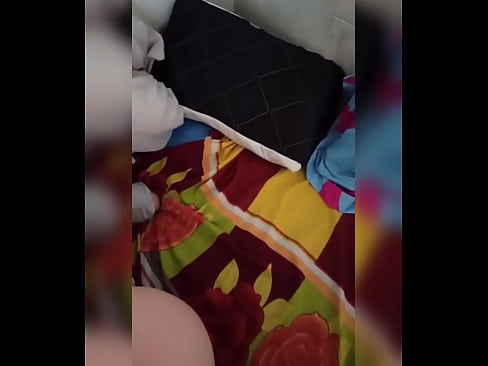 ❤️ השותפה שלי נשארת לבד בבית כי בעלה יוצא לחופשה ואני מנצלת את ההזדמנות לזיין אותה ולמלא לה את התחת בחלב ❤️ פורנו קשה אצלנו