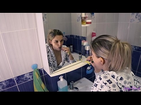 ❤️ פריצה עם צעירים בפיג'מה מסתיימים אוראלי בהצטיינות בתחת - לי שחור ❤️ פורנו קשה אצלנו