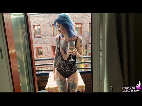 ❤️ ילדה אדירה מוצצת בלגימה ומזדיינת בלהט מתחת לשמים הפתוחים ❤️ פורנו קשה אצלנו